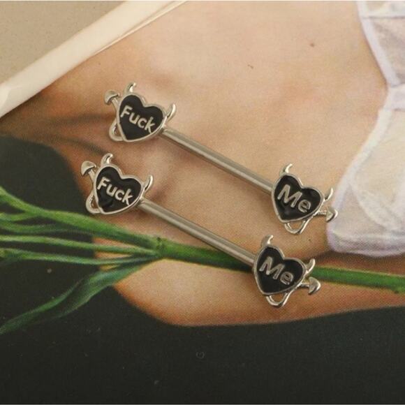 F*ck Me naughty barbell nipple rings pair 14g stainless steel black silver heart - Picture 2 of 4